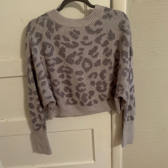 Gray cheetah print Sweater - Picture 5 of 5